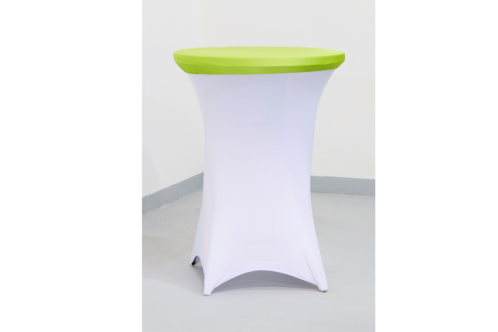 WEISSE SPANDEX TISCHHUSSE MIT APFELGRÜNEM OBERTEIL 