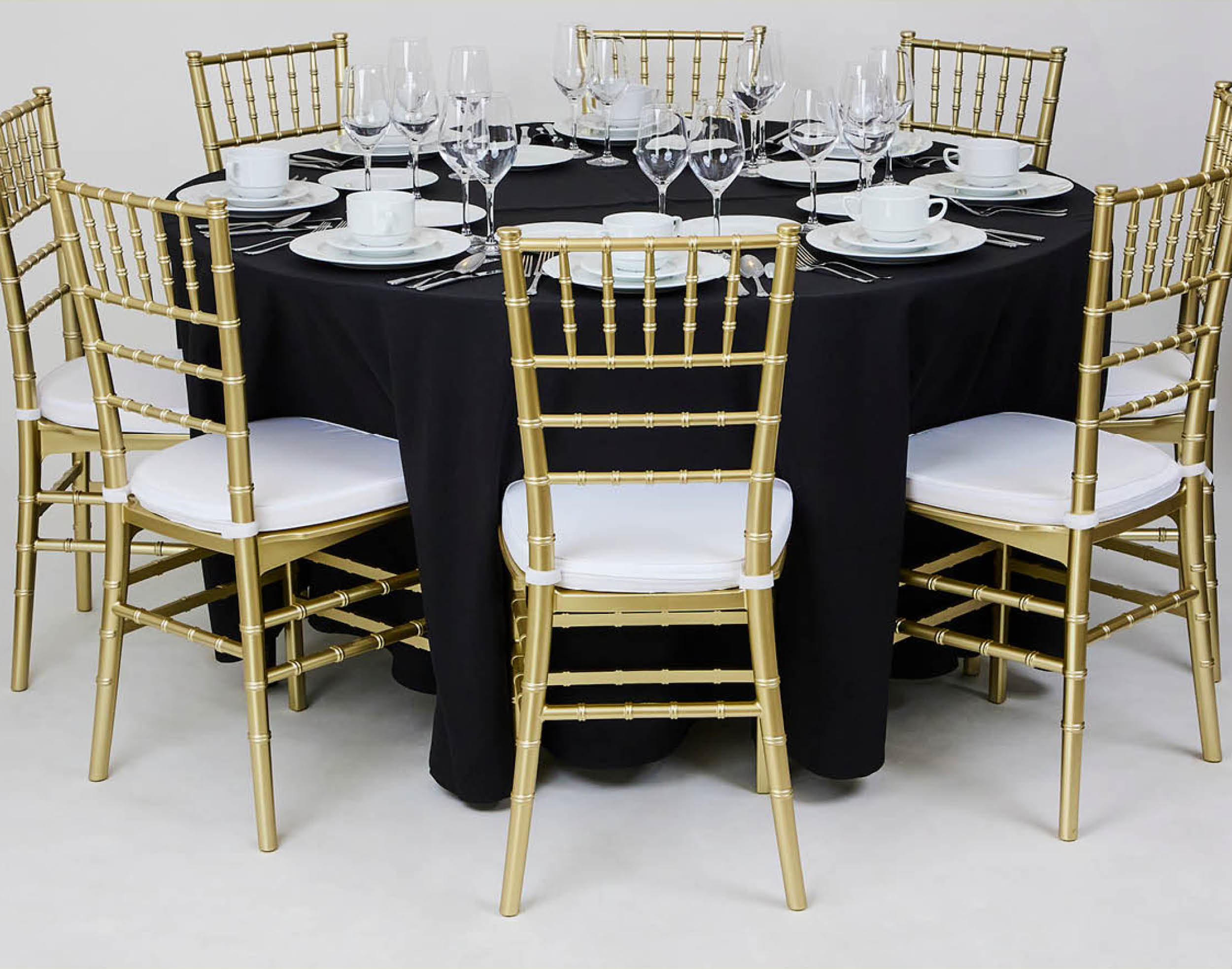 RUNDTISCH 150CM/CHAMPAGNERFARBEN CHIAVARI STUHL/SCHWARZ RUNDTISCHDECKE/GEDECK