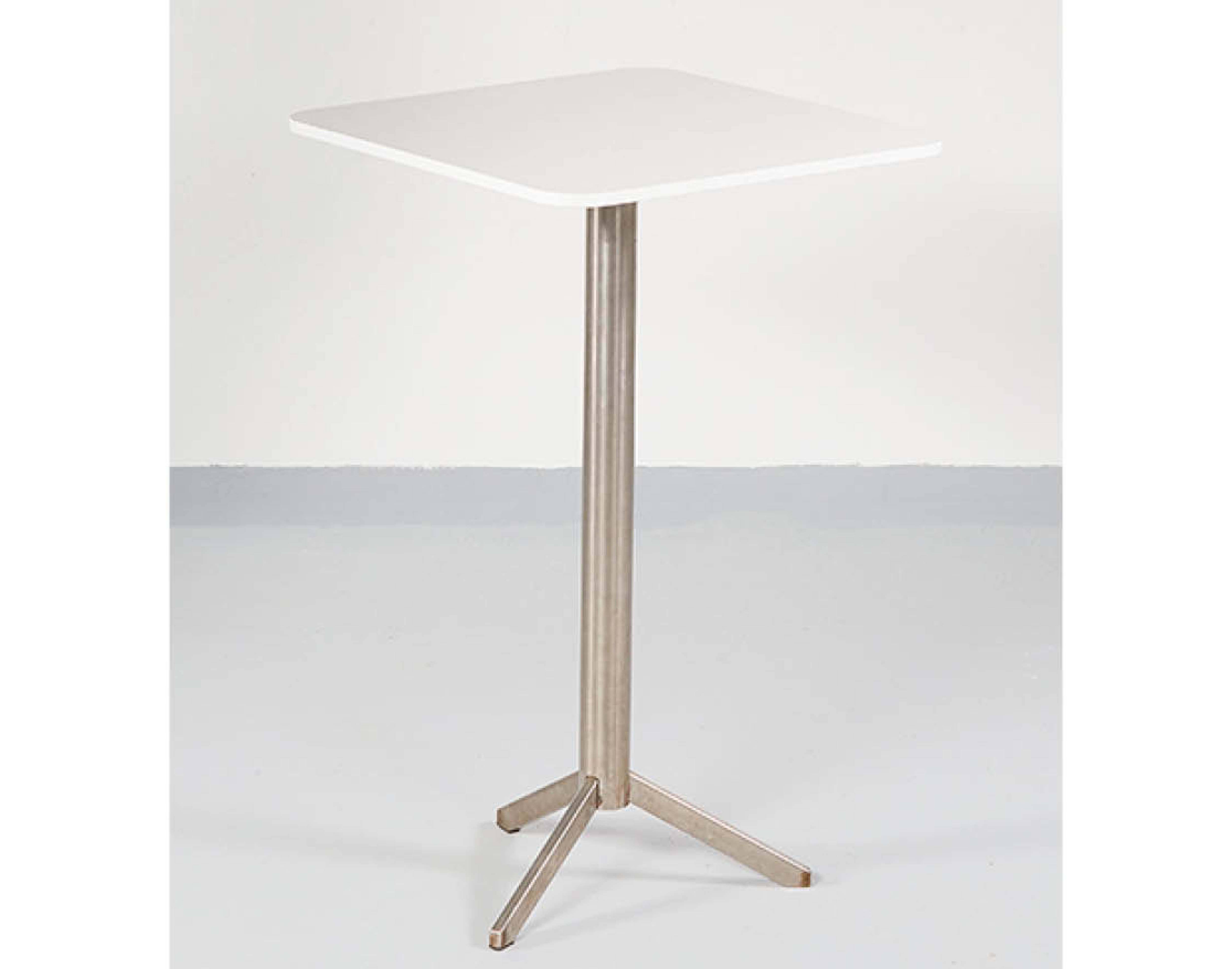 QUADRATISCHER BARTISCH 